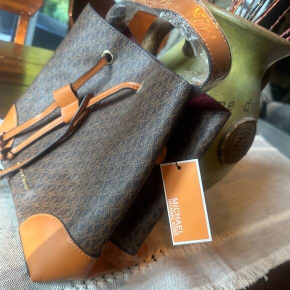 BRAND NEW WITH TAGS MK LEATHER BROWN DRAWSTRING BUCKET BAG - Picture 7 of 10